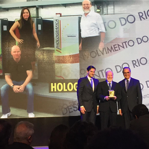 Holográfica recebe Prêmio Faz Diferença na categoria Desenvolvimento do Rio