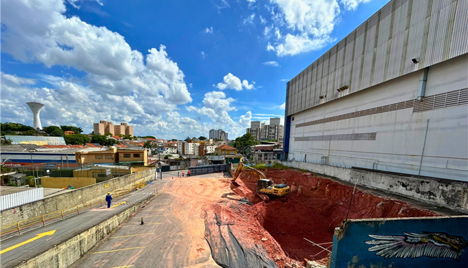Andorinha Hiper Center 2